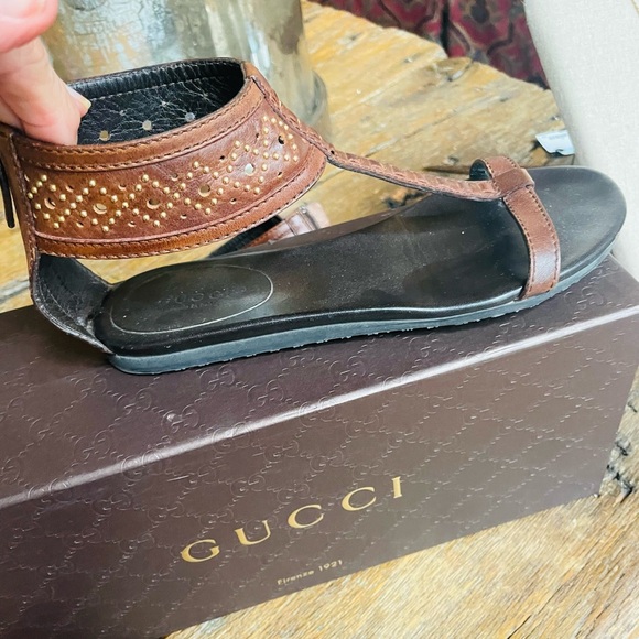EUC GUCCI LEATHER STUDDED T STRAP SANDALS - Picture 4 of 6